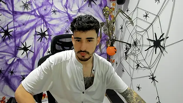 Snapshot of DmitriSanders chatting on 10-01-25, 10:35 DmitriSanders online show from 10-01-25, 10:35