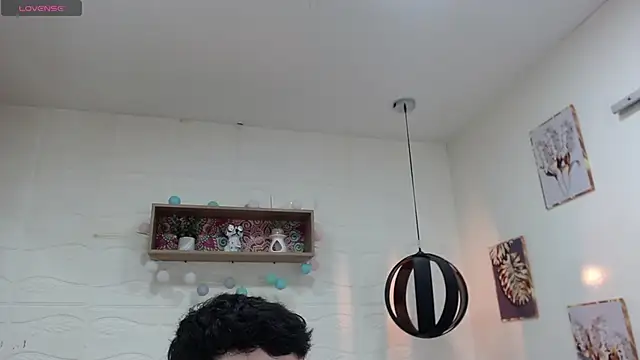 Snapshot of DmitriSanders chatting on 02-10-25, 08:42 DmitriSanders online show from 02-10-25, 08:42