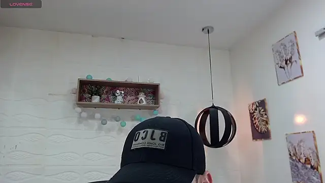 Snapshot of DmitriSanders chatting on 02-07-25, 09:04 DmitriSanders online show from 02-07-25, 09:04