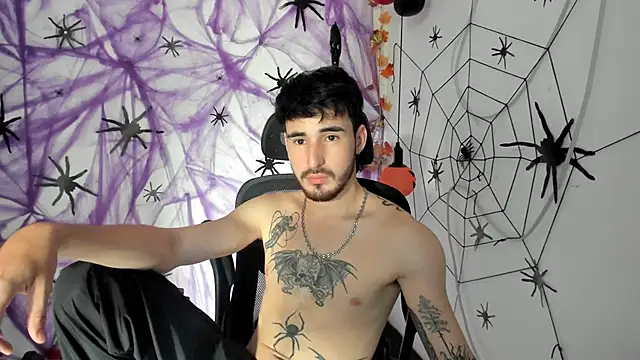 Snapshot of DmitriSanders chatting on 10-16-25, 08:17 DmitriSanders online show from 10-16-25, 08:17