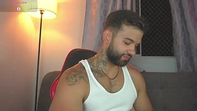 Snapshot of MarkHazze chatting on 06-15-26, 01:17 MarkHazze online show from 06-15-26, 01:17