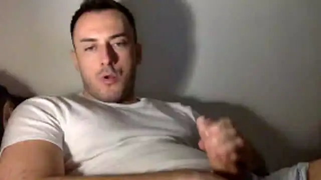 Snapshot of mainnrd chatting on 10-30-25, 01:04 mainnrd online show from 10-30-25, 01:04