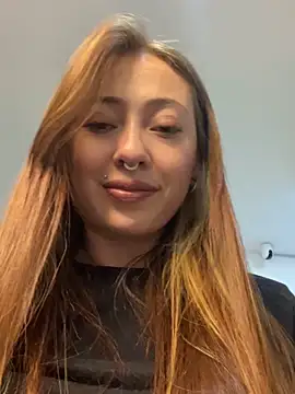 Sofii gold online show from 12-22-24, 03:22