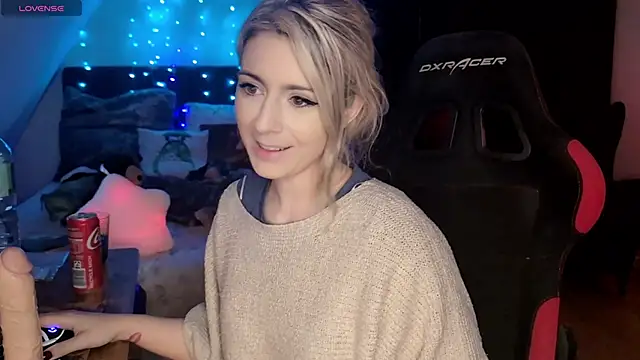 Lisaonthemoon online show from 05-07-26, 05:05