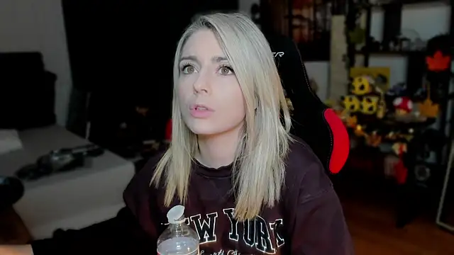 Lisaonthemoon online show from 09-23-25, 04:47