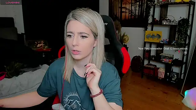 Lisaonthemoon online show from 03-04-26, 06:48