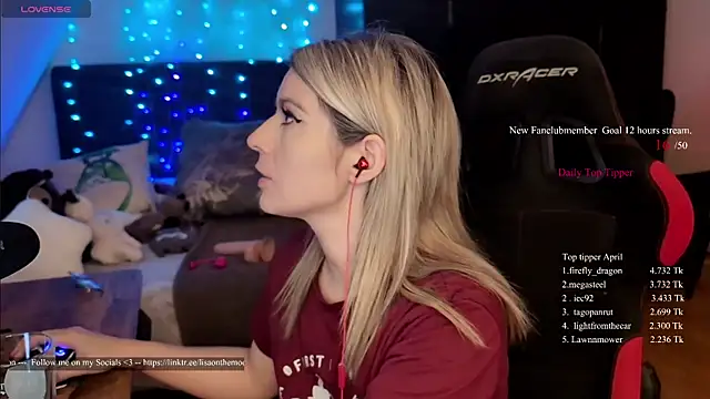 Lisaonthemoon online show from 04-25-26, 02:47