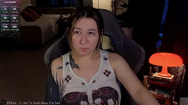 Snapshot of Megan__Hart chatting on 02-16-25, 05:37 Megan  Hart online show from 02-16-25, 05:37