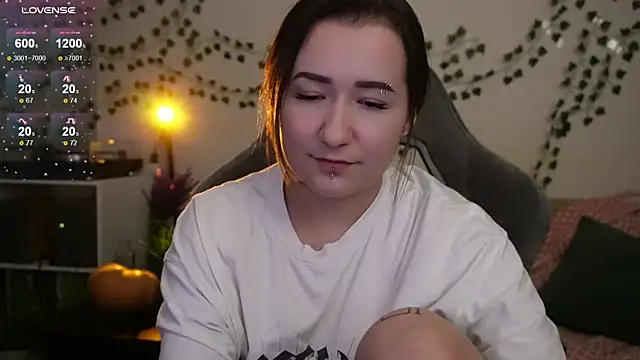 Megan  Hart online show from 11-09-25, 02:15