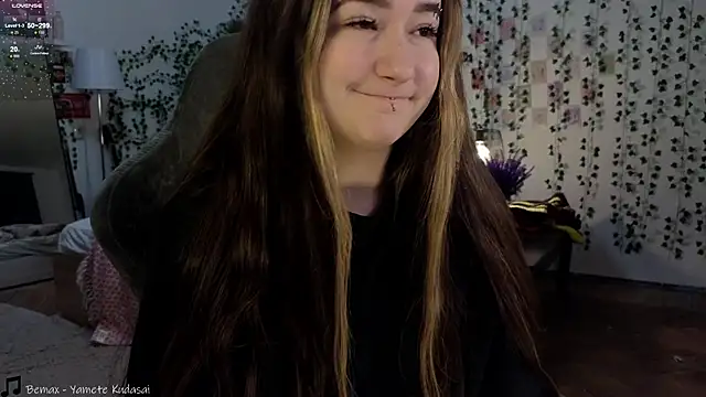 Snapshot of Megan__Hart chatting on 12-24-24, 02:21 Megan  Hart online show from 12-24-24, 02:21