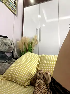 Linh diudang online show from 10-18-25, 02:35