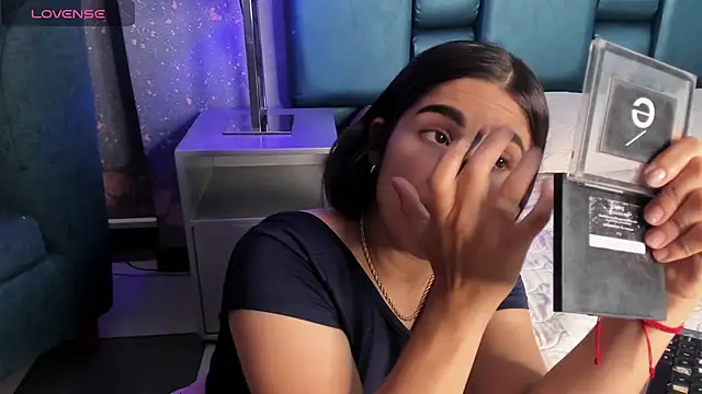 bellaa becca online show from 11-23-25, 06:40