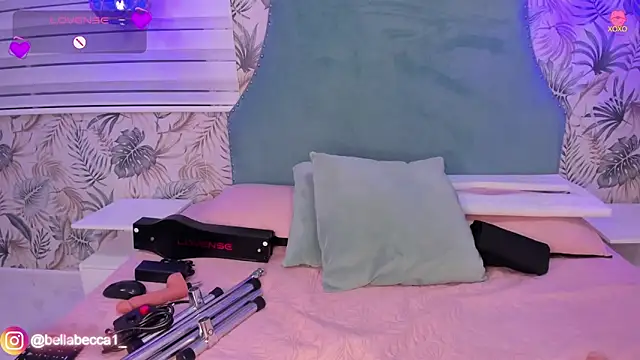 Snapshot of bellaa_becca chatting on 01-20-25, 10:59 bellaa becca online show from 01-20-25, 10:59