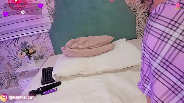 Snapshot of bellaa_becca chatting on 01-30-25, 10:30 bellaa becca online show from 01-30-25, 10:30