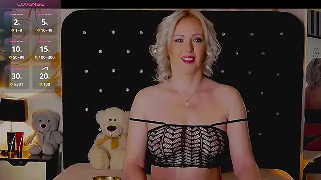 Snapshot of OliviaShaw23 chatting on 02-10-26, 09:14 OliviaShaw23 online show from 02-10-26, 09:14