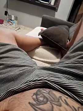 Snapshot of dredre1069 chatting on 04-09-26, 01:51 dredre1069 online show from 04-09-26, 01:51