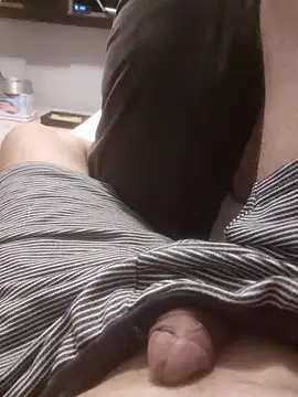 Snapshot of dredre1069 chatting on 02-18-26, 03:37 dredre1069 online show from 02-18-26, 03:37