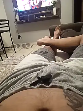 Snapshot of dredre1069 chatting on 01-28-25, 03:57 dredre1069 online show from 01-28-25, 03:57