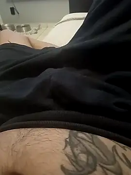 Snapshot of dredre1069 chatting on 02-16-25, 04:31 dredre1069 online show from 02-16-25, 04:31