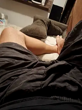 Snapshot of dredre1069 chatting on 04-11-26, 04:42 dredre1069 online show from 04-11-26, 04:42