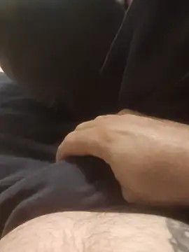 Snapshot of dredre1069 chatting on 11-21-25, 01:59 dredre1069 online show from 11-21-25, 01:59