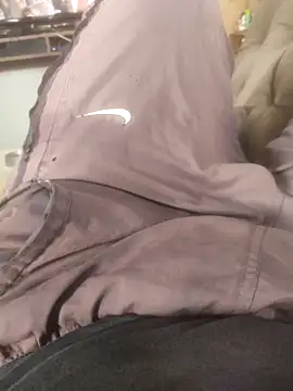 Snapshot of dredre1069 chatting on 11-06-25, 06:23 dredre1069 online show from 11-06-25, 06:23