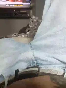 Snapshot of dredre1069 chatting on 11-14-25, 04:32 dredre1069 online show from 11-14-25, 04:32