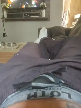 Snapshot of dredre1069 chatting on 11-28-25, 01:22 dredre1069 online show from 11-28-25, 01:22