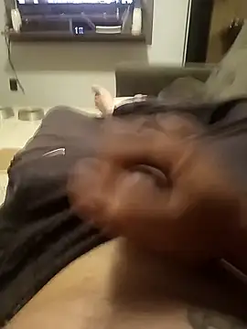 Snapshot of dredre1069 chatting on 09-28-25, 10:39 dredre1069 online show from 09-28-25, 10:39