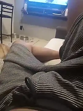 Snapshot of dredre1069 chatting on 02-15-25, 04:03 dredre1069 online show from 02-15-25, 04:03