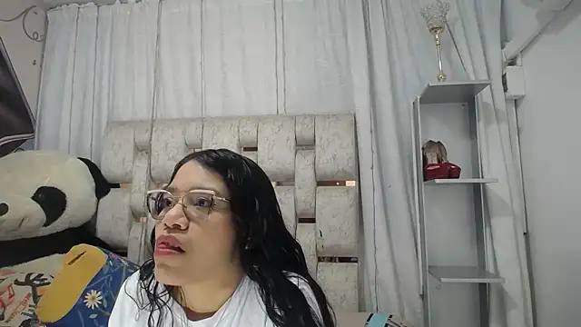 KEYRA-MILLER- online show from 03-10-26, 02:04