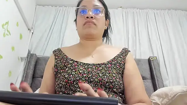 KEYRA-MILLER- online show from 04-09-26, 06:47