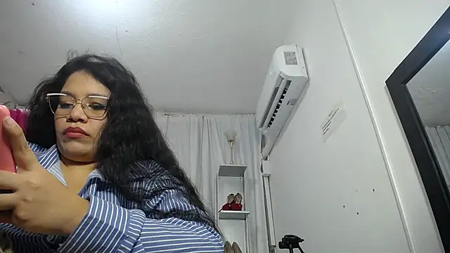 KEYRA-MILLER- online show from 11-17-25, 02:37