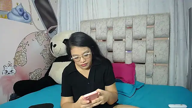 KEYRA-MILLER- online show from 11-18-25, 02:27