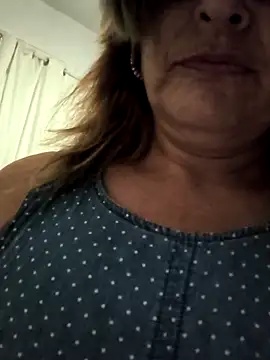 Snapshot of TexaSMESS_37 chatting on 10-25-25, 05:17 TexaSMESS 37 online show from 10-25-25, 05:17