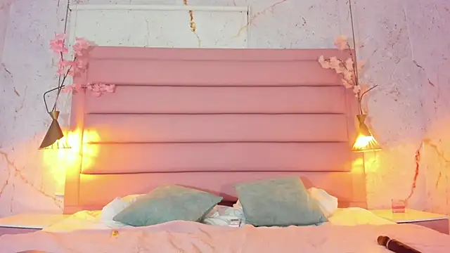 Lezy  online show from 10-15-25, 07:44