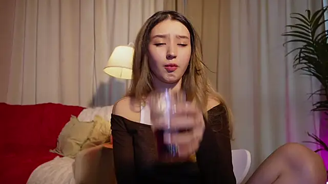 Sarasuo1 online show from 03-19-25, 12:34