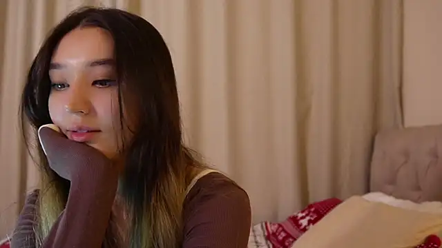 Sarasuo1 online show from 12-21-24, 12:06