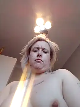 Snapshot of mollymay69 chatting on 11-18-25, 06:50 mollymay69 online show from 11-18-25, 06:50