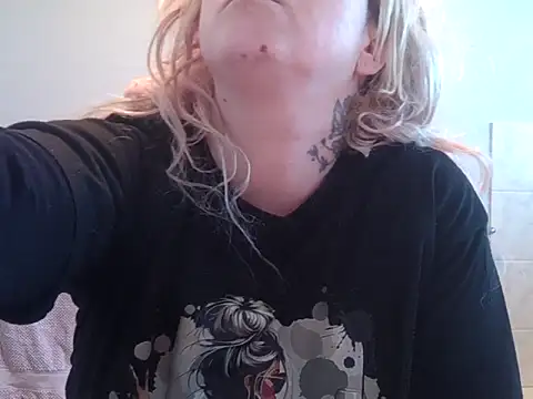 Snapshot of mollymay69 chatting on 02-23-26, 03:52 mollymay69 online show from 02-23-26, 03:52