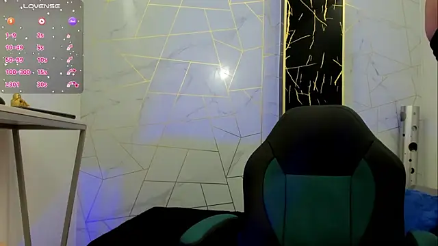 Cloeandtyfanny online show from 10-25-25, 09:08