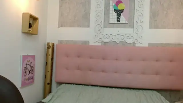 Cloeandtyfanny online show from 03-07-25, 08:34