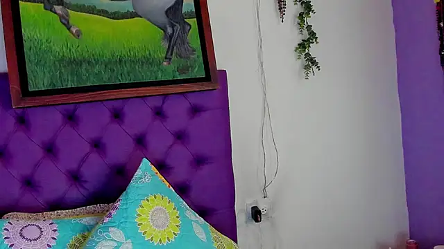 Snapshot of Cloeandtyfanny chatting on 06-12-26, 04:38 Cloeandtyfanny online show from 06-12-26, 04:38