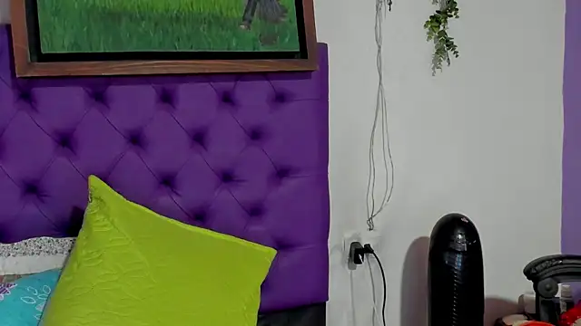 Snapshot of Cloeandtyfanny chatting on 07-02-26, 05:08 Cloeandtyfanny online show from 07-02-26, 05:08