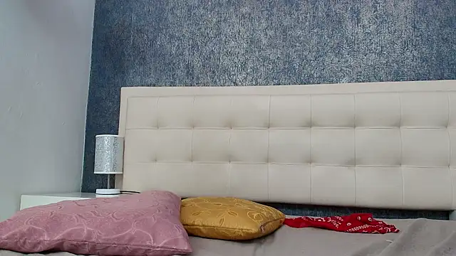 Snapshot of Cloeandtyfanny chatting on 01-31-26, 08:18 Cloeandtyfanny online show from 01-31-26, 08:18