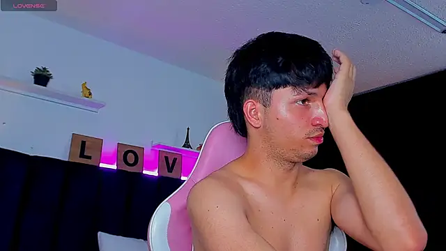 Issac james  online show from 09-14-25, 03:29