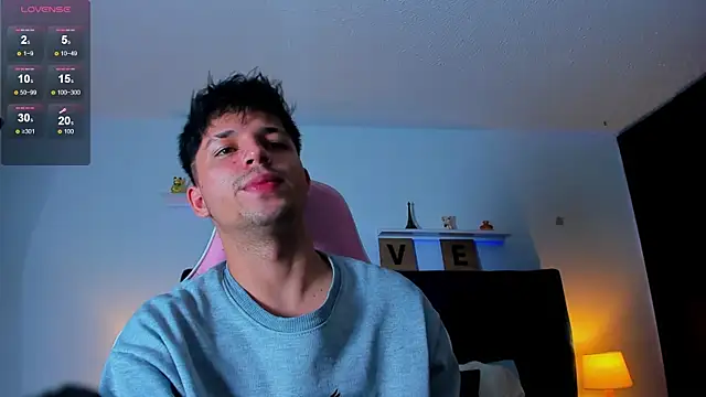 Issac james  online show from 10-15-25, 04:22