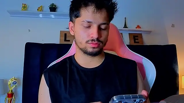 Issac james  online show from 03-18-26, 03:42