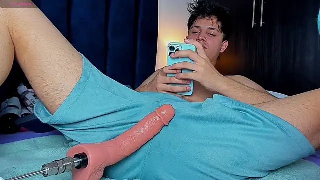 Issac james  online show from 09-10-25, 03:38