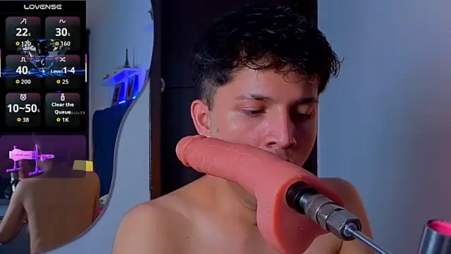 Issac james  online show from 11-07-25, 05:23